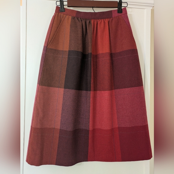 The Wyndham Collection Dresses & Skirts - Red Plaid Wool Skirt - The Wyndham Collection, Vintage Size 6 Petite (= Size 4?)